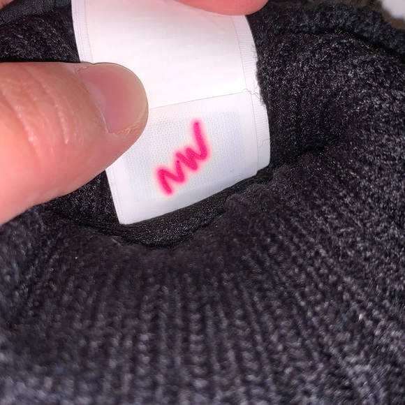 NWT The North Face Metropolis Mitt, Medium - Picture 10 of 10